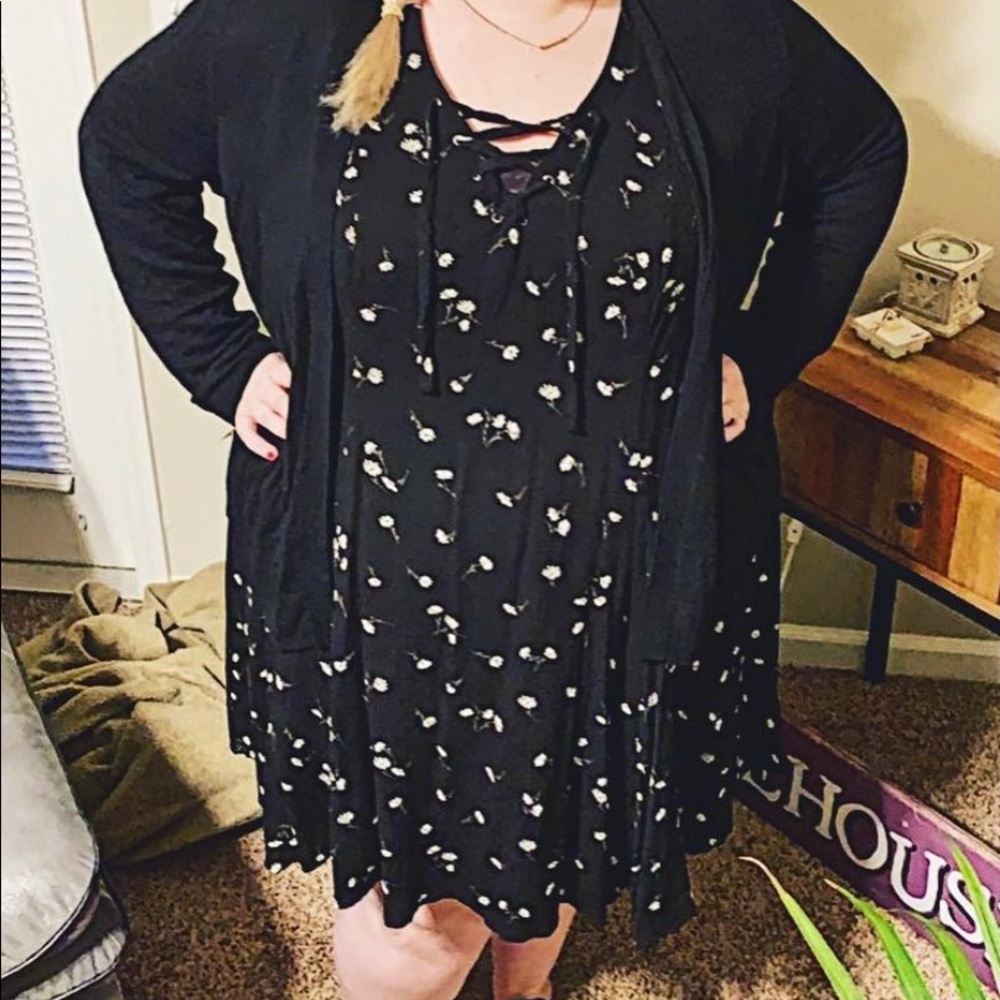 Plus size sleeveless lace up dress